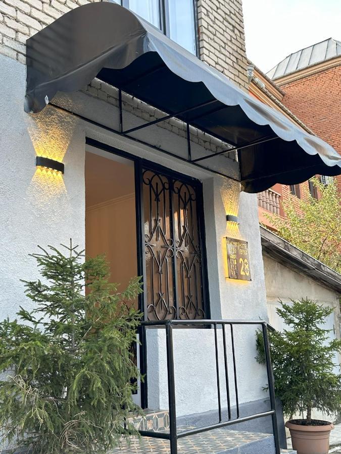 Bina N28 Hotel Kutaisi Exterior photo